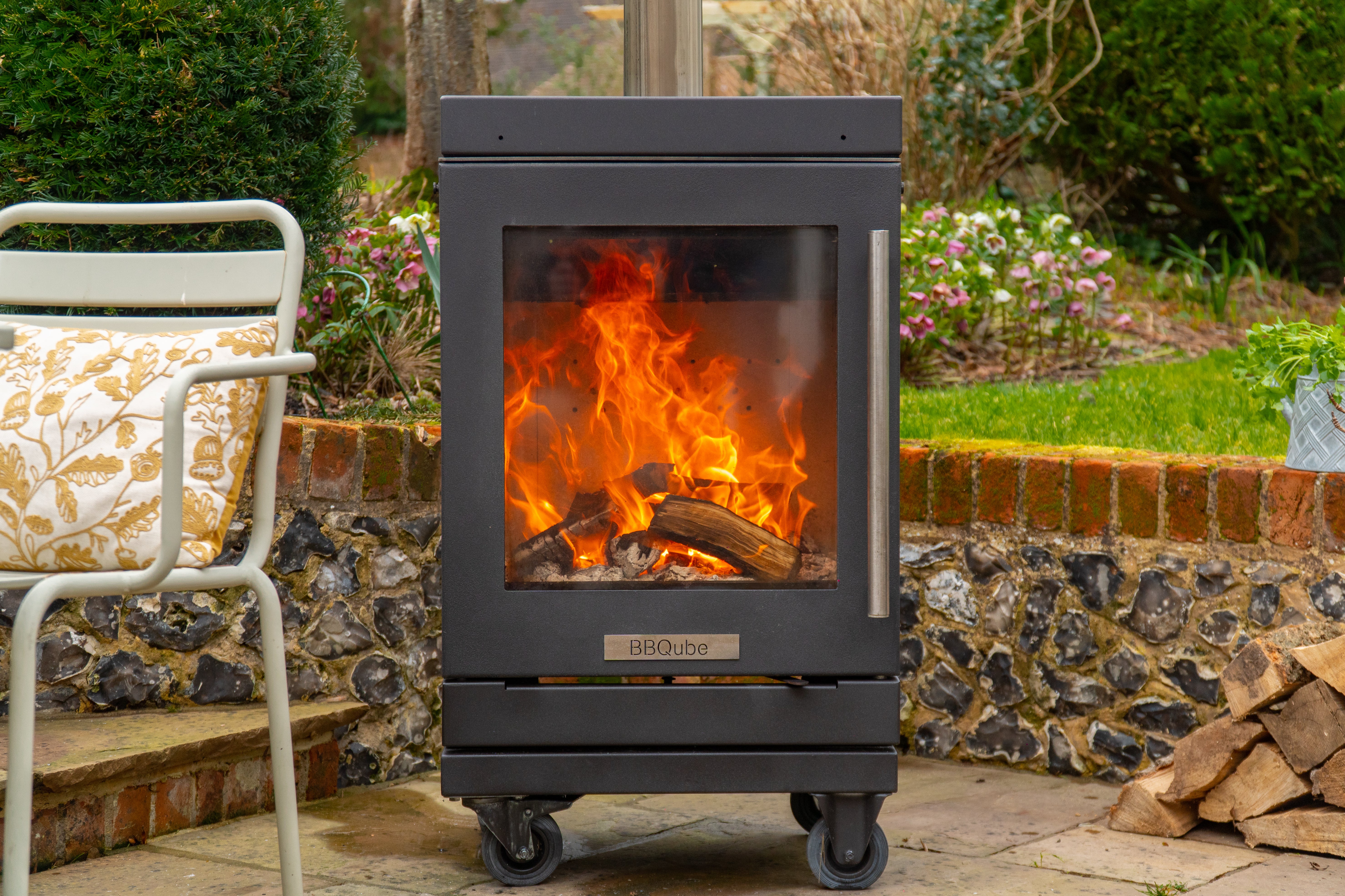 HEATQUBE Wood Burning Heater with 4 Wheel Base