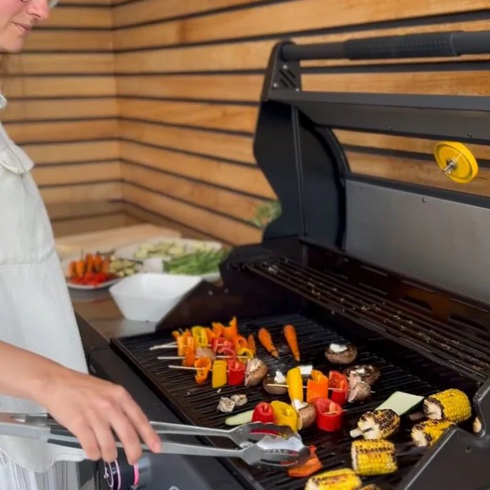 GRLLR Outdoor Kitchen - G4S 4 Burner BBQ, Fridge and Sink - outdoor grill - Ice Cold Spice | Black