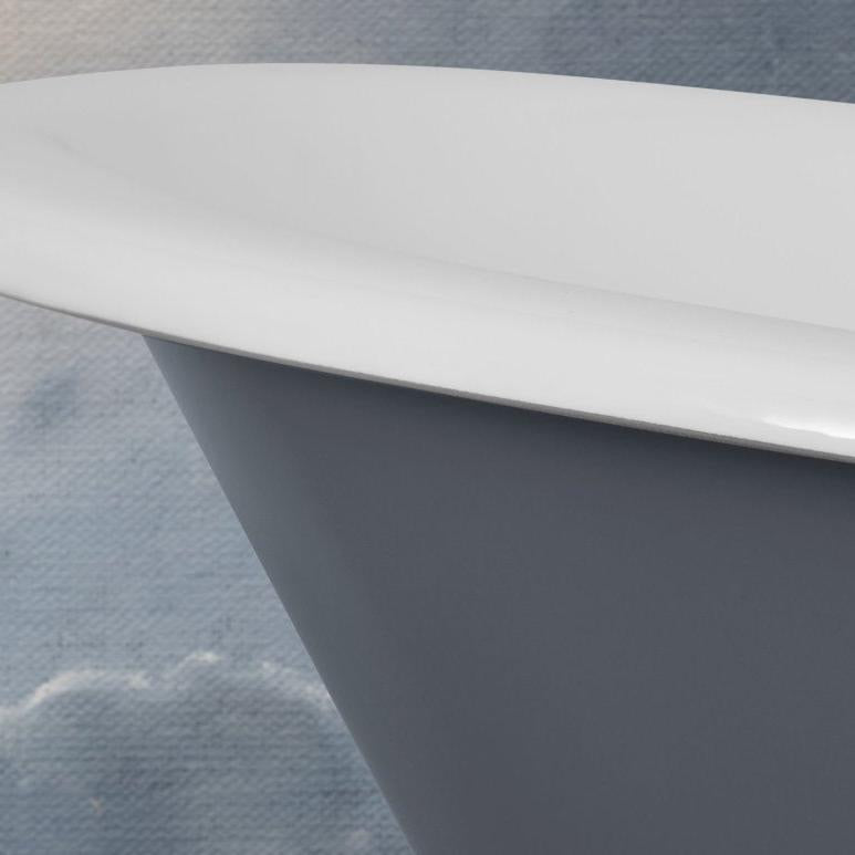 Hurlingham Marlowe Cast Iron Bath With Tap Holes - baths - Ice Cold Spice | Farrow & Ball Down Pipe Painted L1700 x W780 x H720