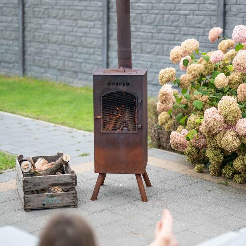 BonFeu BonCarre Outdoor Fireplace in Black