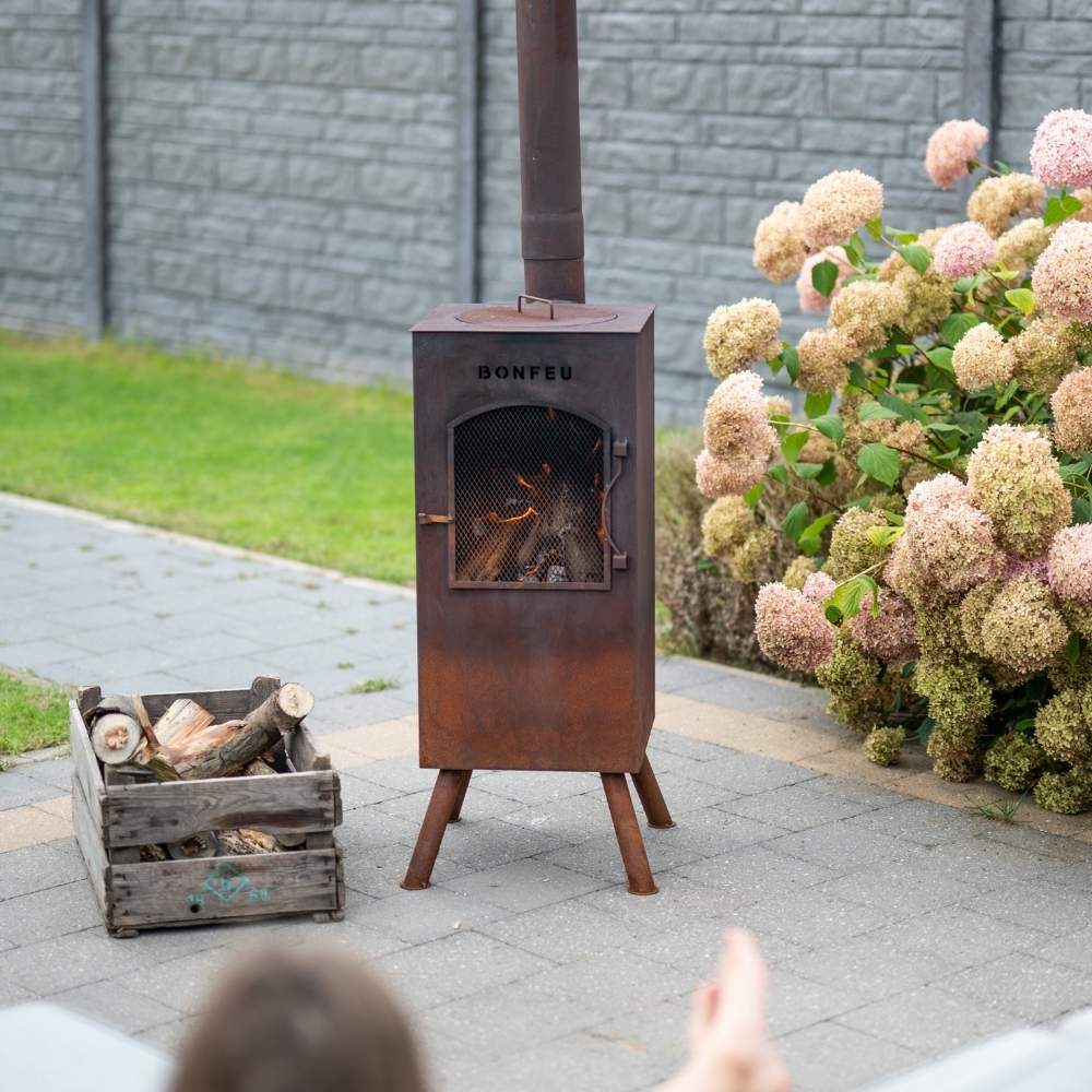BonFeu BonCarre Outdoor Fireplace in Black