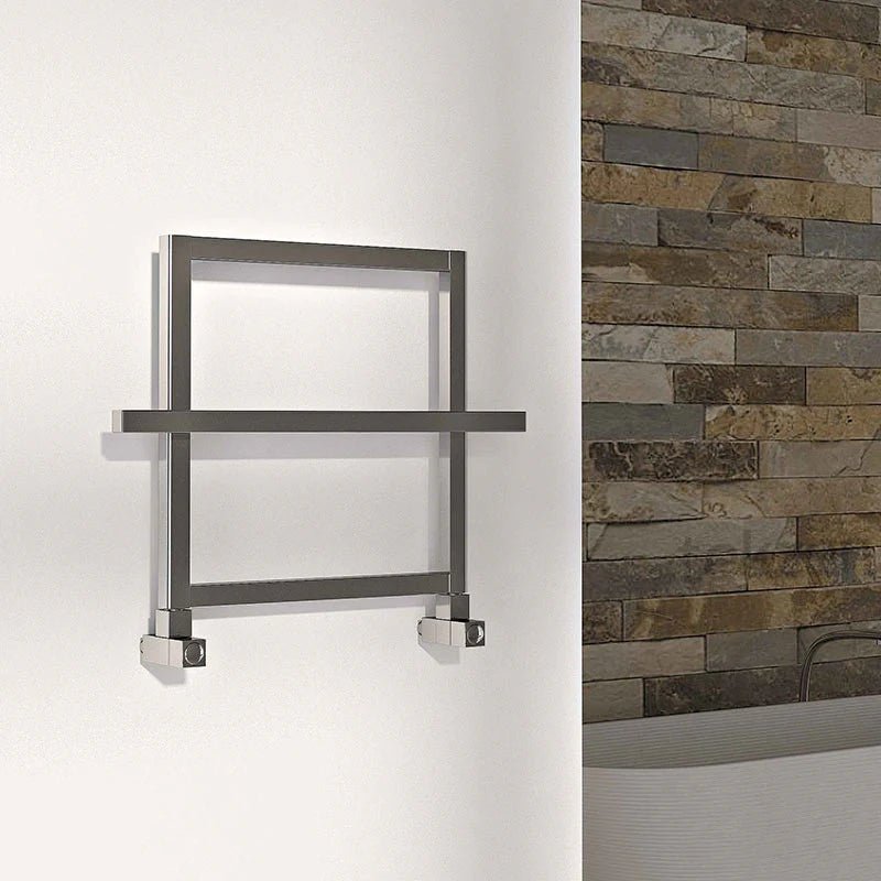 Carisa Ajax Aluminium Bathroom Towel Radiator in 450H x 600W (1 section)
