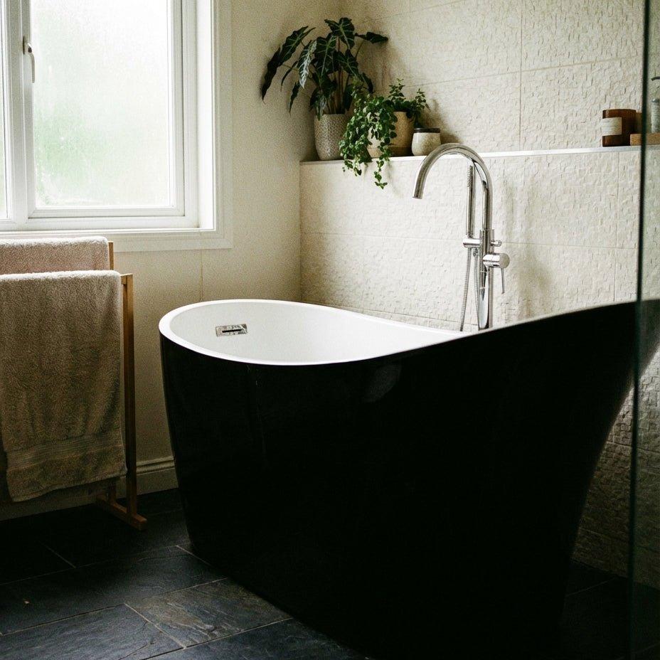 Charlotte Edwards Portobello Oval Freestanding Bathtub in Gloss Black
