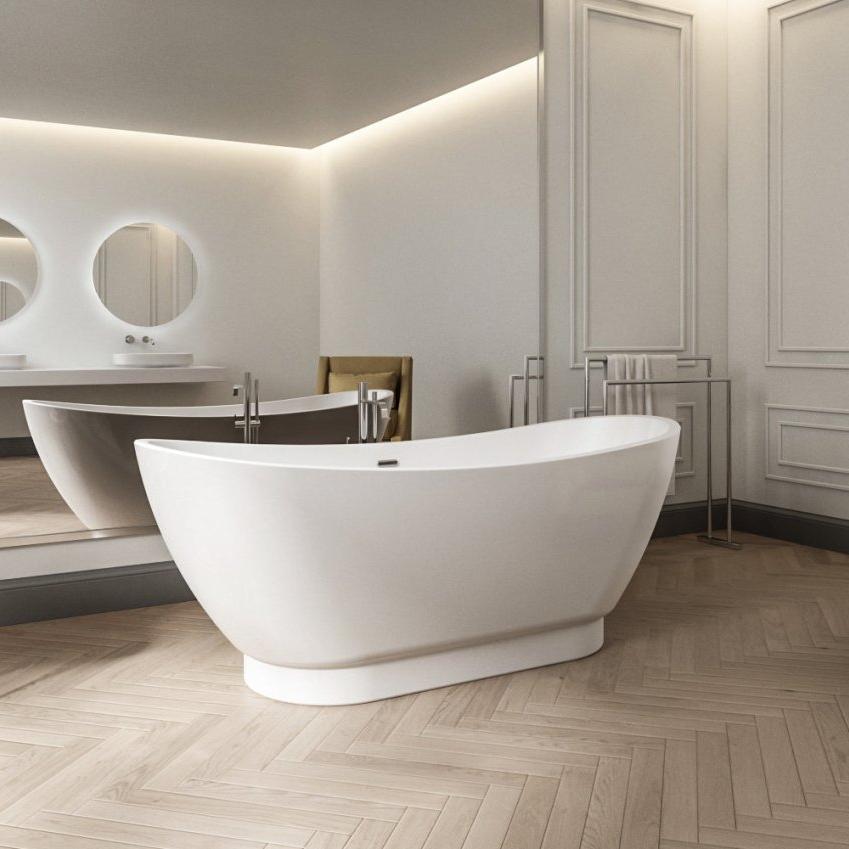 Charlotte Edwards Richmond Oval Freestanding Bathtub in Gloss White