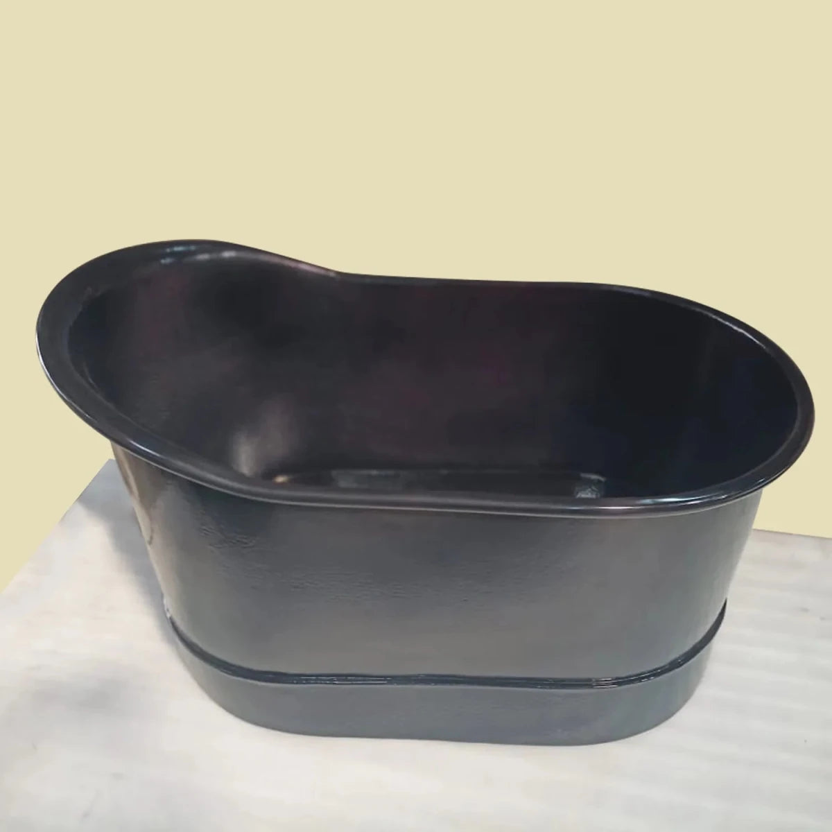 Coppersmith Creations Hammered Copper Bathtub Black Interior & Exterior Finish in Black