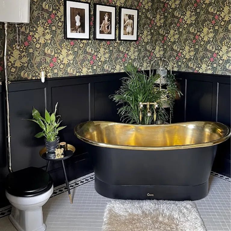 Coppersmith Creations Straight Base Brass Bathtub Black Outside in Black