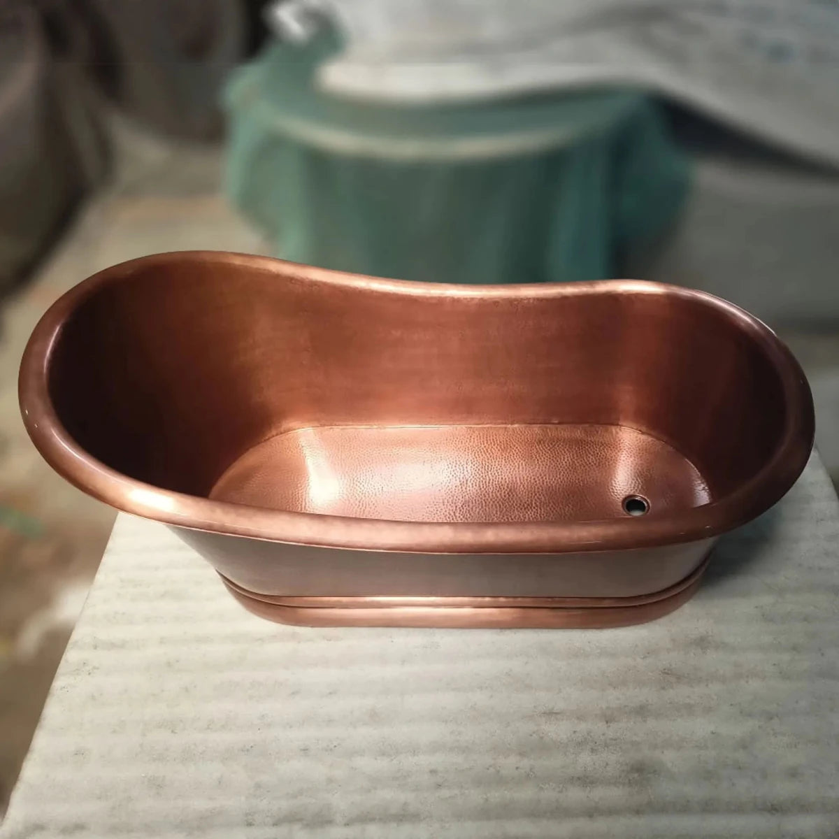 Coppersmith Hammered Copper Single Slipper Tub with Smooth Round Pedestal Base in Hammered Copper