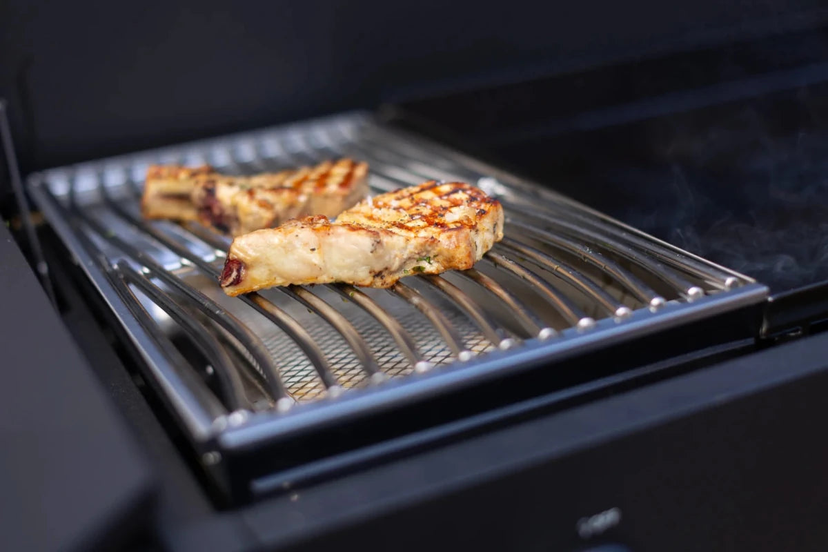 Cozze Smash and Sear Grill 900 in Black Stainless Steel