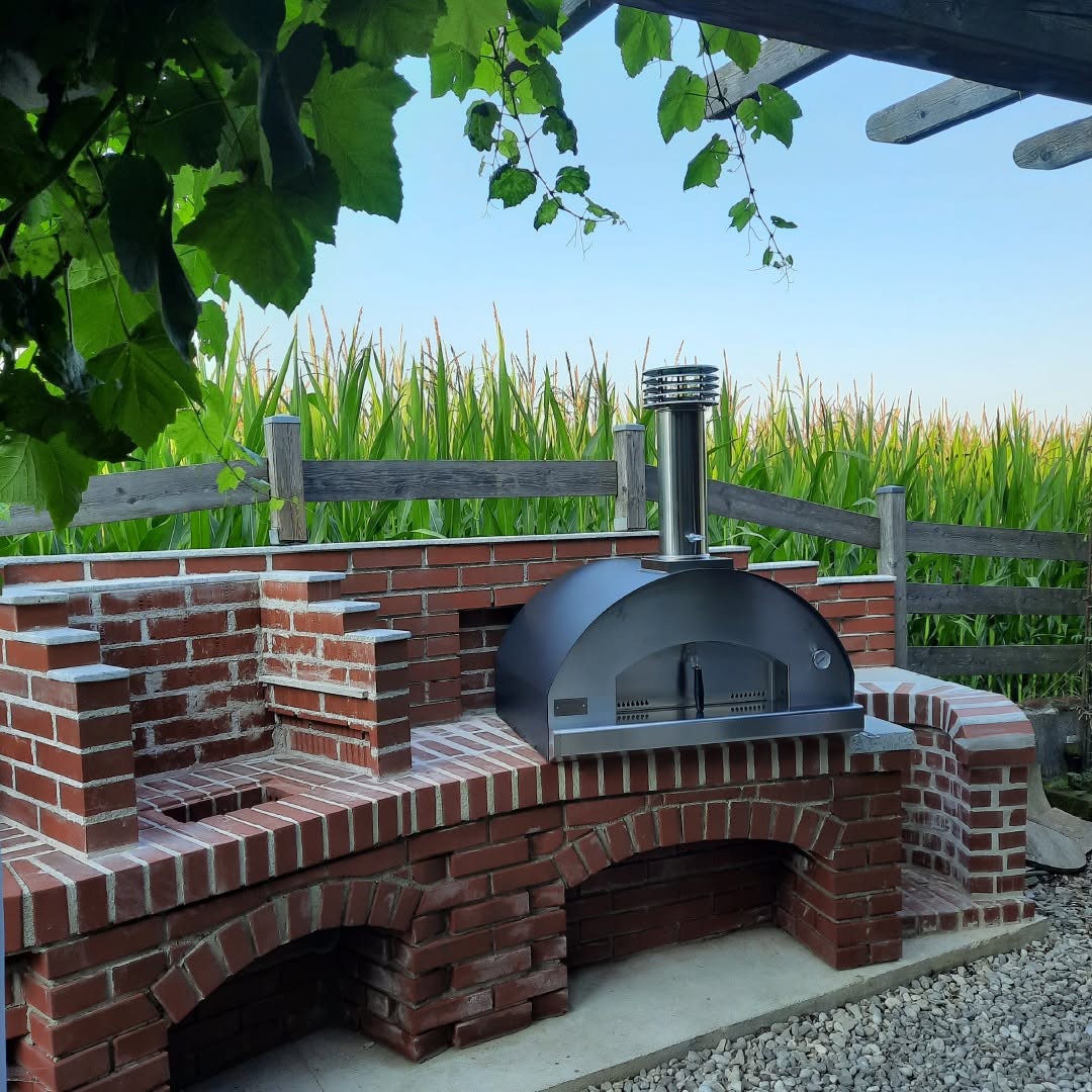 Fontana Mangiafuoco Dual Fuel Pizza Oven in Rosso