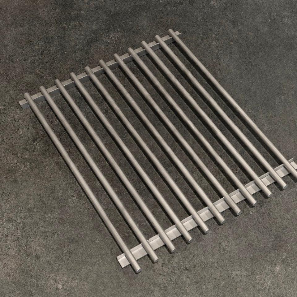 Metartal Asador Nino Bar Grill in Chrome