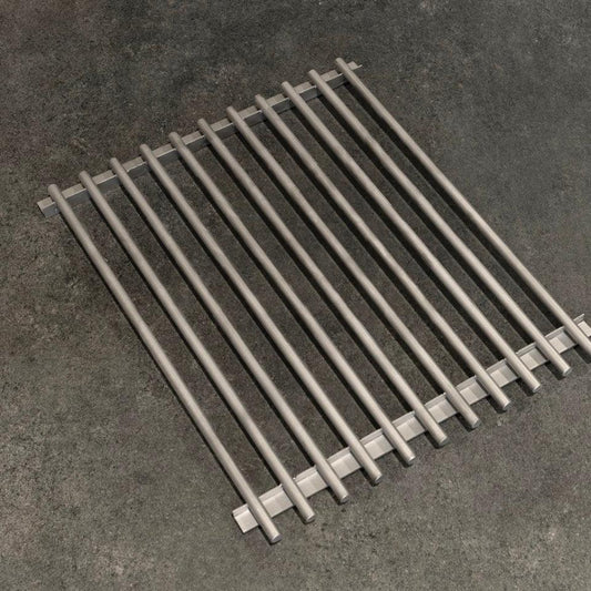 Metartal Asador Nino Bar Grill in Chrome