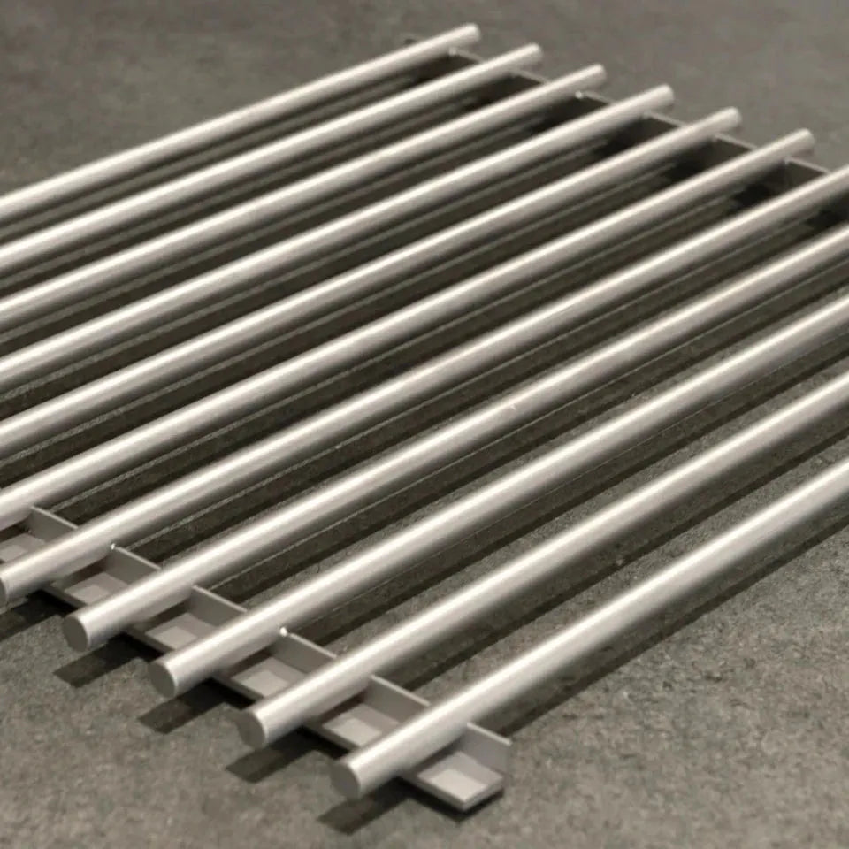 Metartal Asador Nino Bar Grill in Chrome