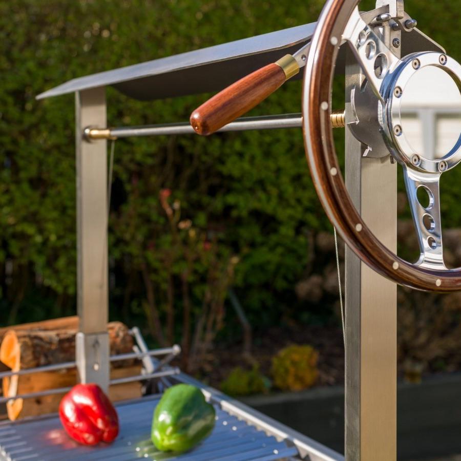 Metartal Asador Nino Grill in Chrome