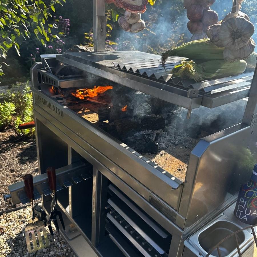 Metartal Asador Nino Grill in Chrome