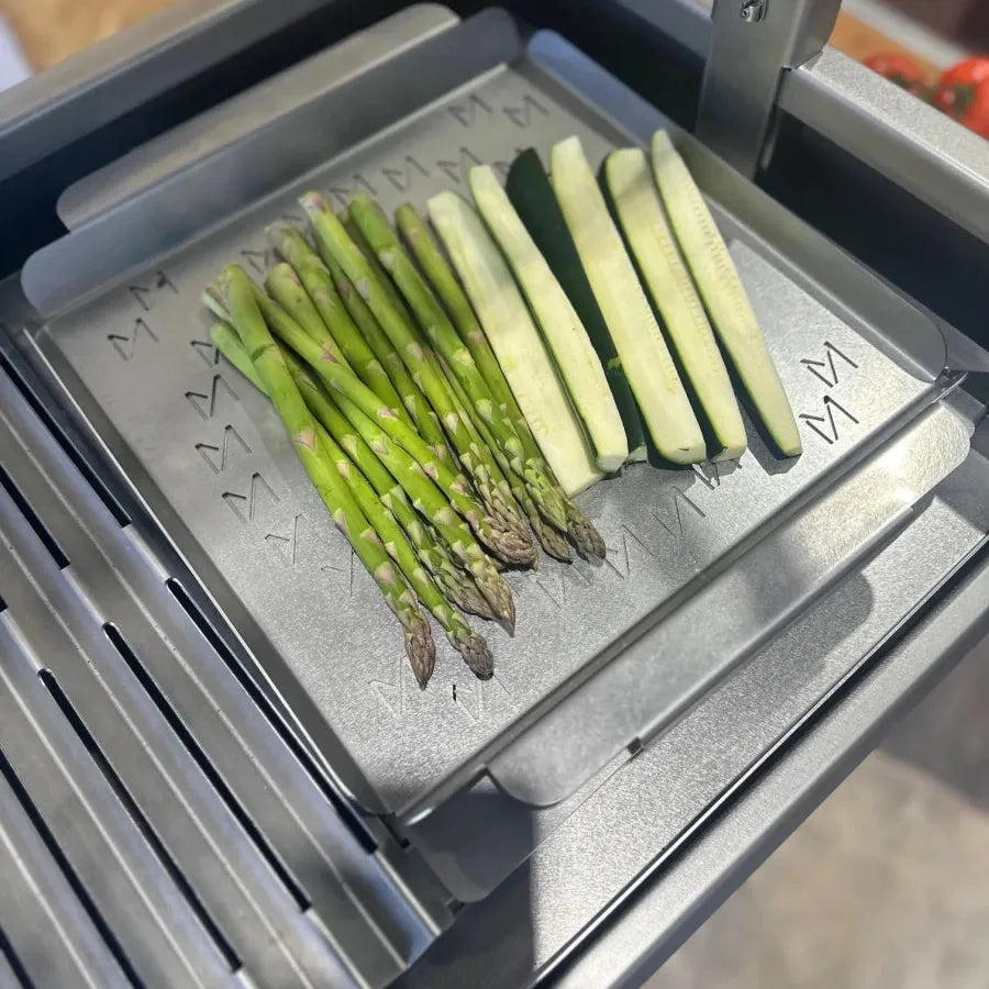 Metartal Nino Handcrafted Shallow Sizzle Tray in Chrome