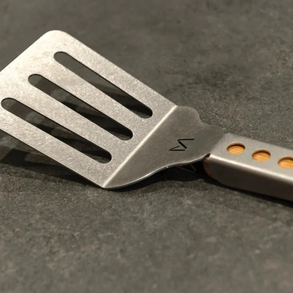 Metartal Nino Handcrafted Spatula Heritage Edition in Chrome
