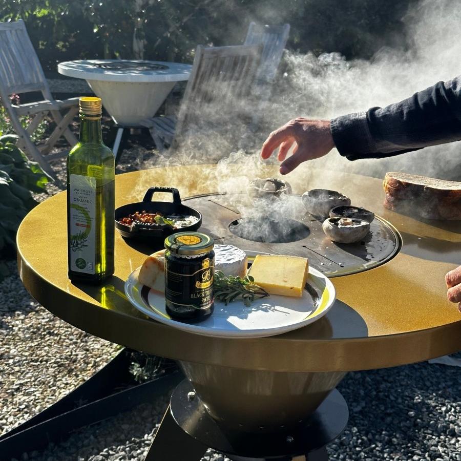 Metartal O Grill Fire Table in Short Leg