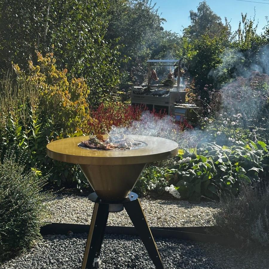Metartal O Grill Fire Table in Short Leg