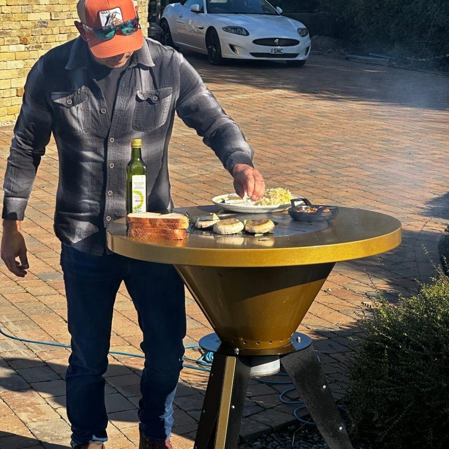Metartal O Grill Fire Table in Short Leg