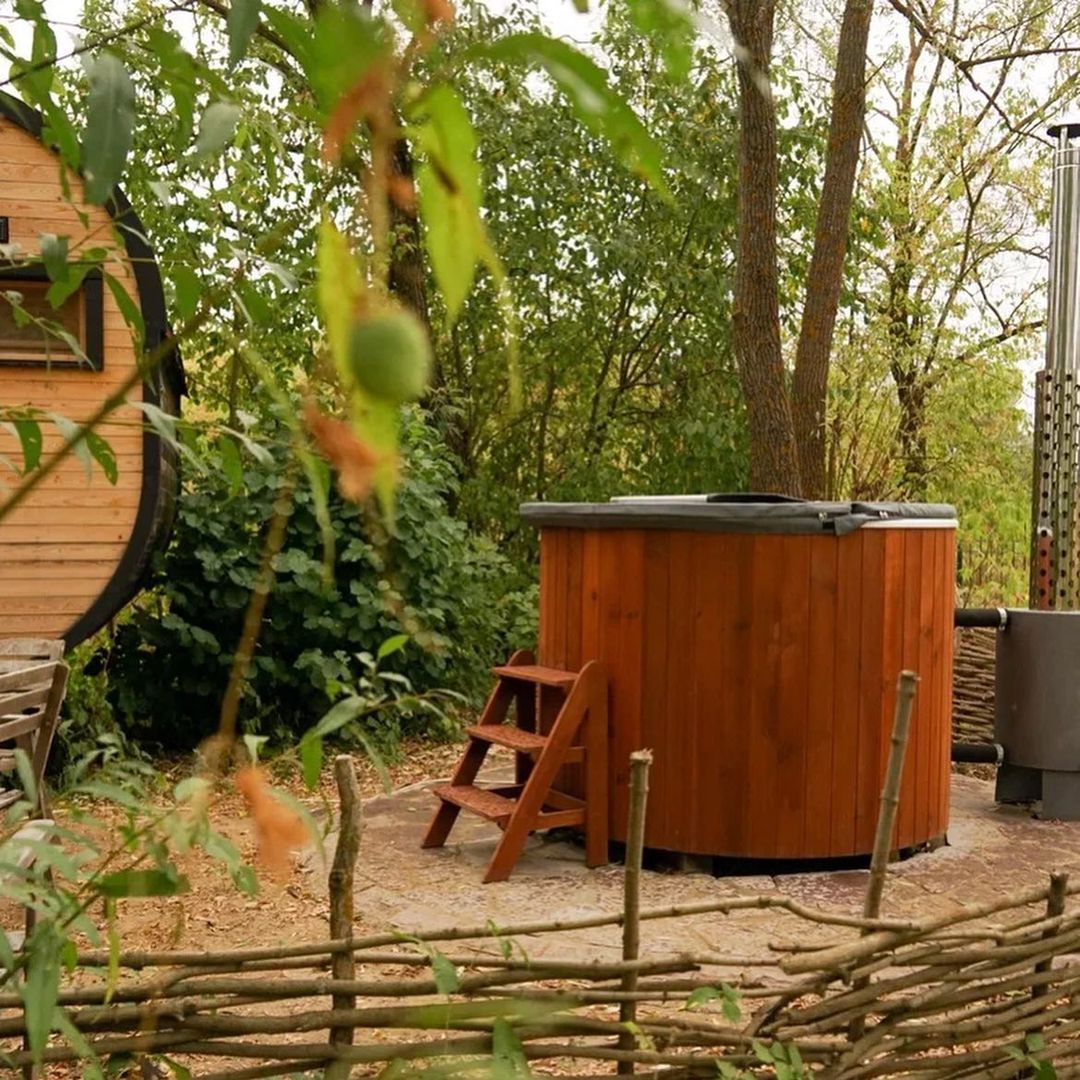 Polar Spa Comfort 160 Wood Fired Hot Tub & Cold Plunge (2 - 4 People) in Thermo Pine Light