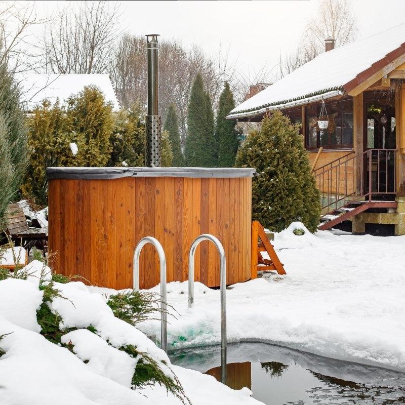 Polar Spa Comfort Family Size Wood Fired Hot Tub & Cold Plunge in Thermo Pine Light