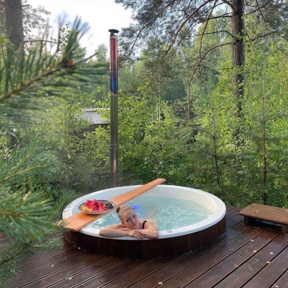 Polar Spa Comfort Family Size Wood Fired Hot Tub & Cold Plunge in Thermo Pine Light