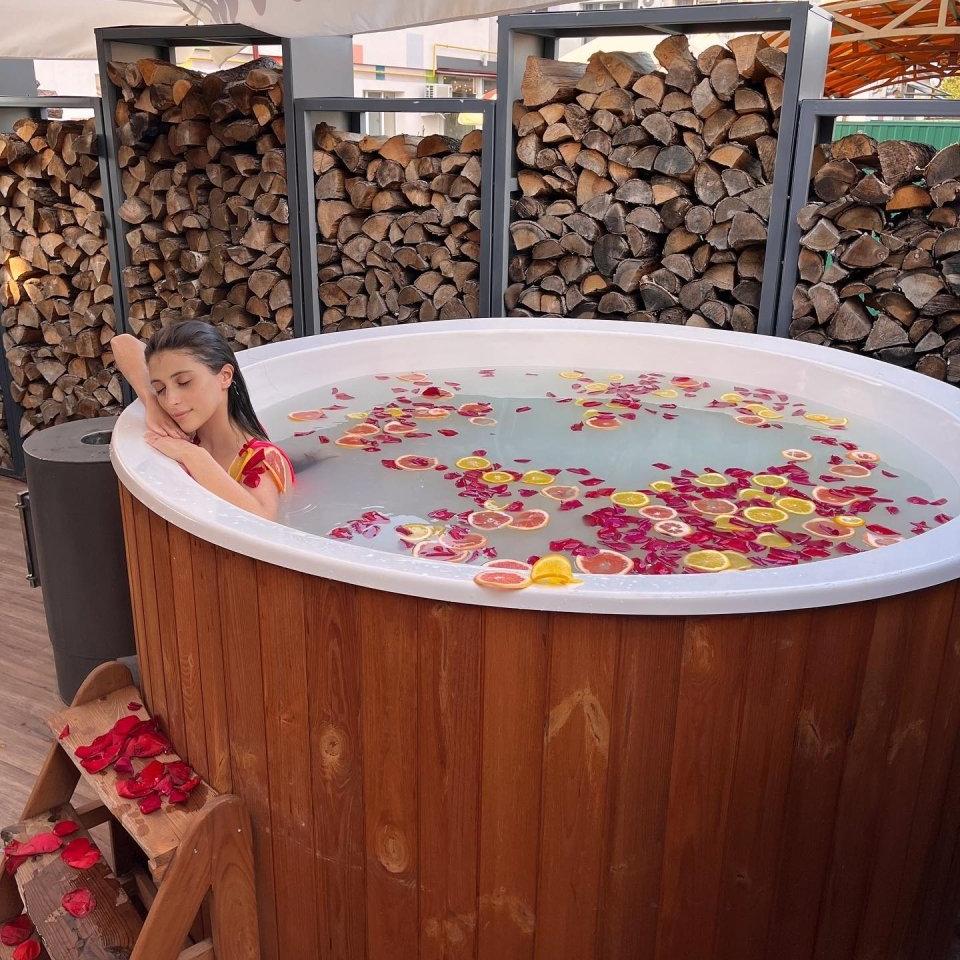 Polar Spa Comfort Family Size Wood Fired Hot Tub & Cold Plunge in Thermo Pine Light
