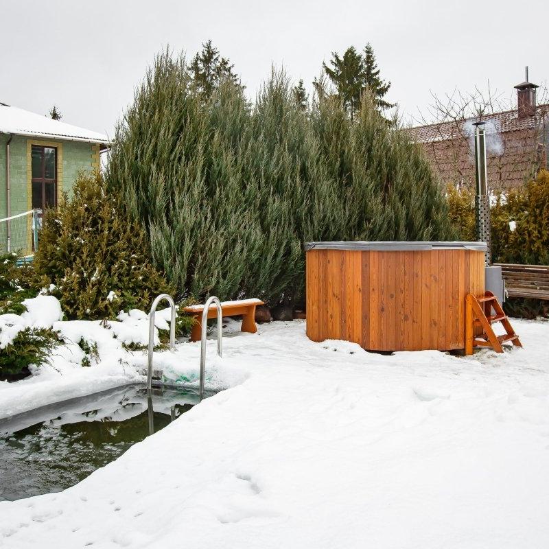 Polar Spa Comfort Family Size Wood Fired Hot Tub & Cold Plunge in Thermo Pine Light