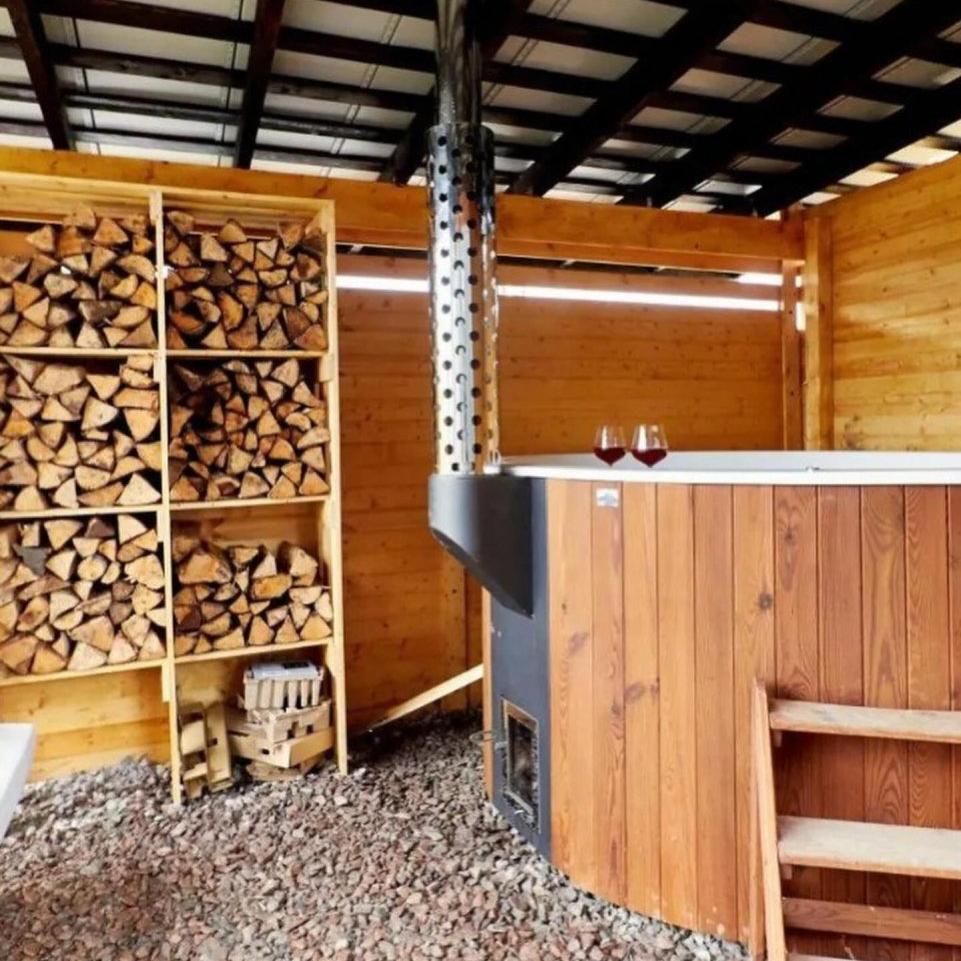 Polar Spa Elite 180 Wood Fired Hot Tub &Cold Plunge (2 - 4 People) in Thermo Pine Light