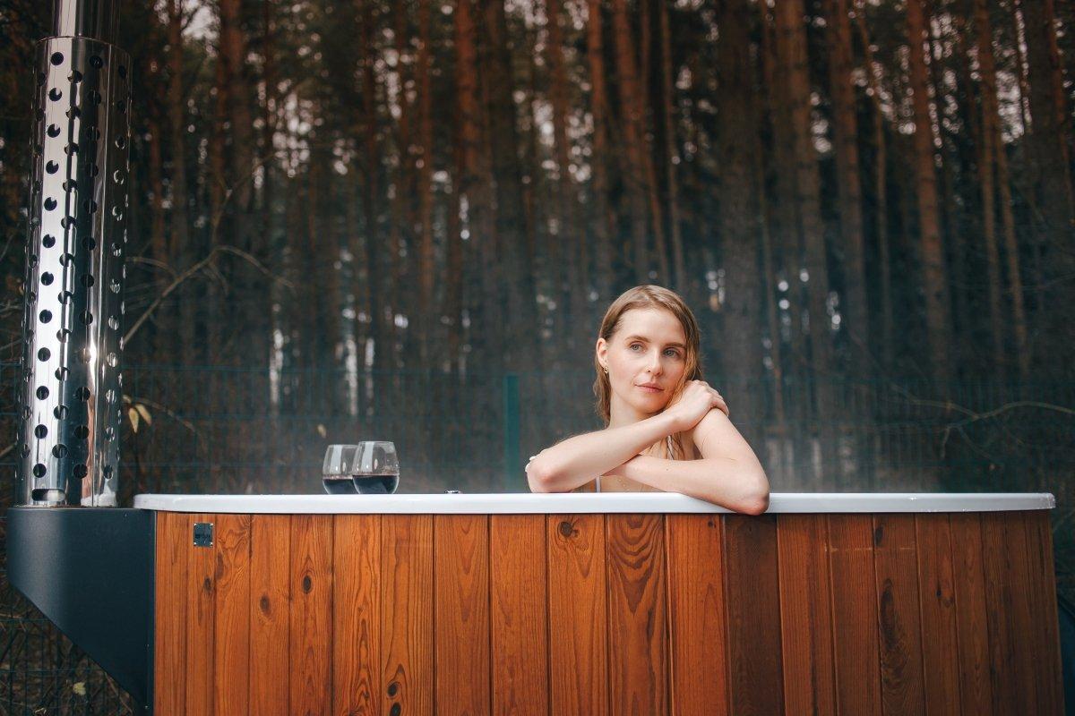 Polar Spa Elite 220 Wood Fired Hot Tub & Cold Plunge (6 - 8 People) in Thermo Pine Light