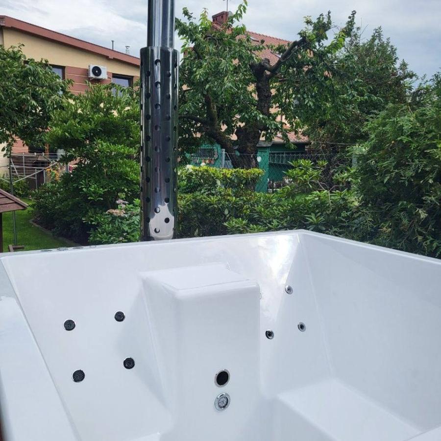 Polar Spa Elite Quattro 180 Wood Fired Hot Tub & Cold Plunge (2 - 4 People) in Thermo Pine Light