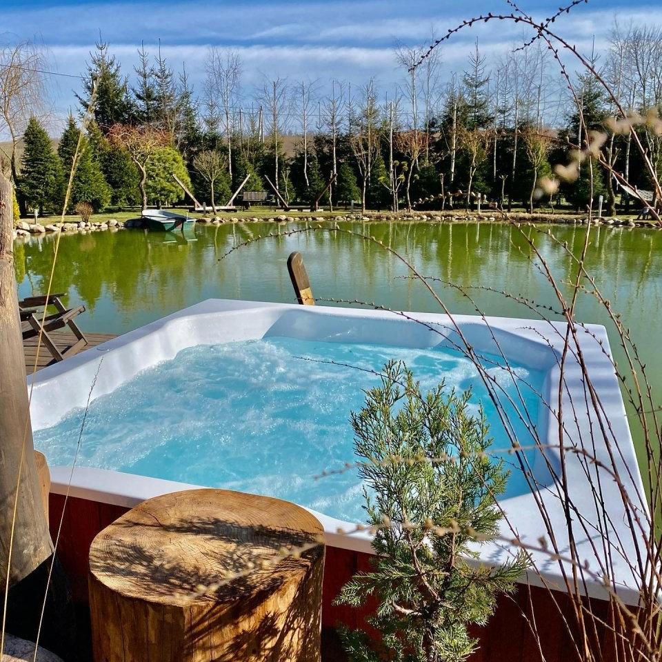 Polar Spa Elite Quattro 200 Wood Fired Hot Tub & Cold Plunge (6 - 8 People) in Thermo Pine Light