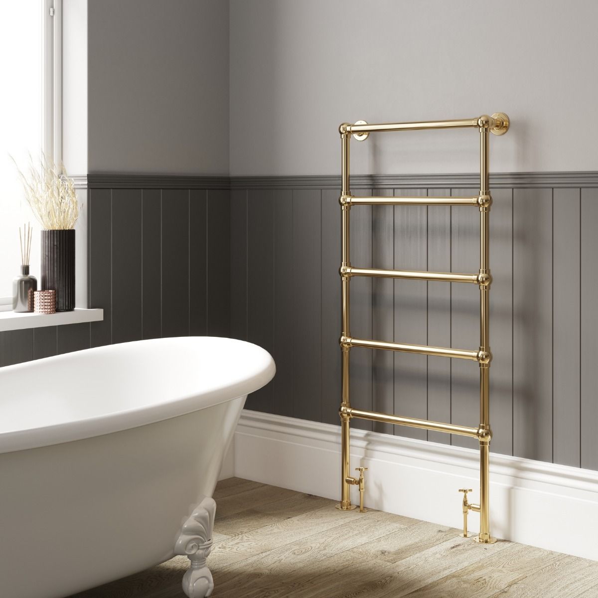 DQ Elveden Wall Mounted Steel Traditional Towel Rail